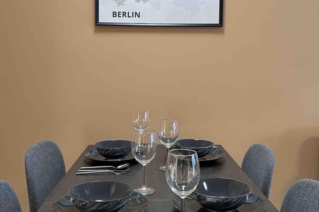 2 Zimmer Apartment Mit Parkplatz Berlin Exterior foto